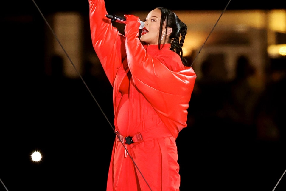 2023 Super Bowl party props downloadable sheet: Rihanna sings