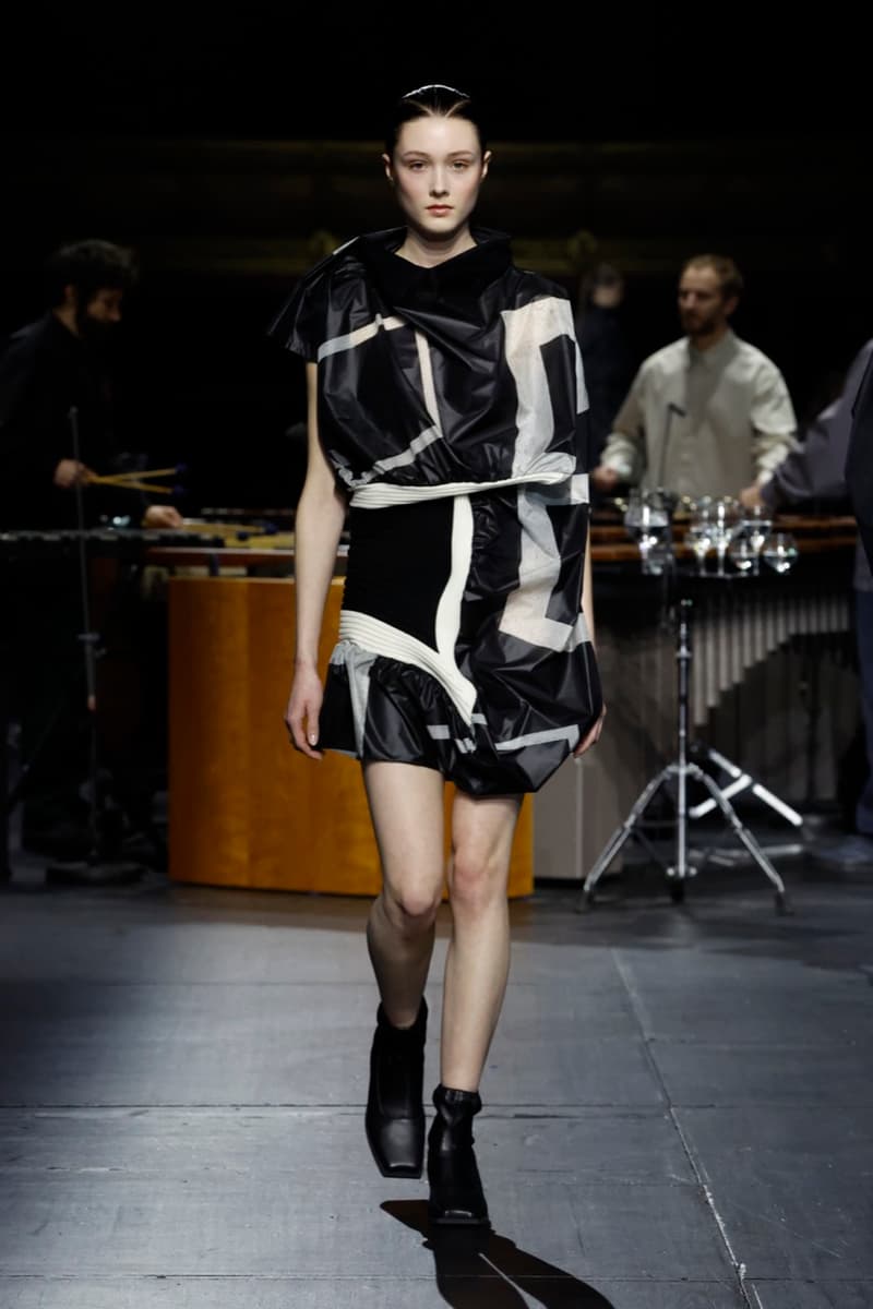 issey miyake paris fashion week runway mirrors music