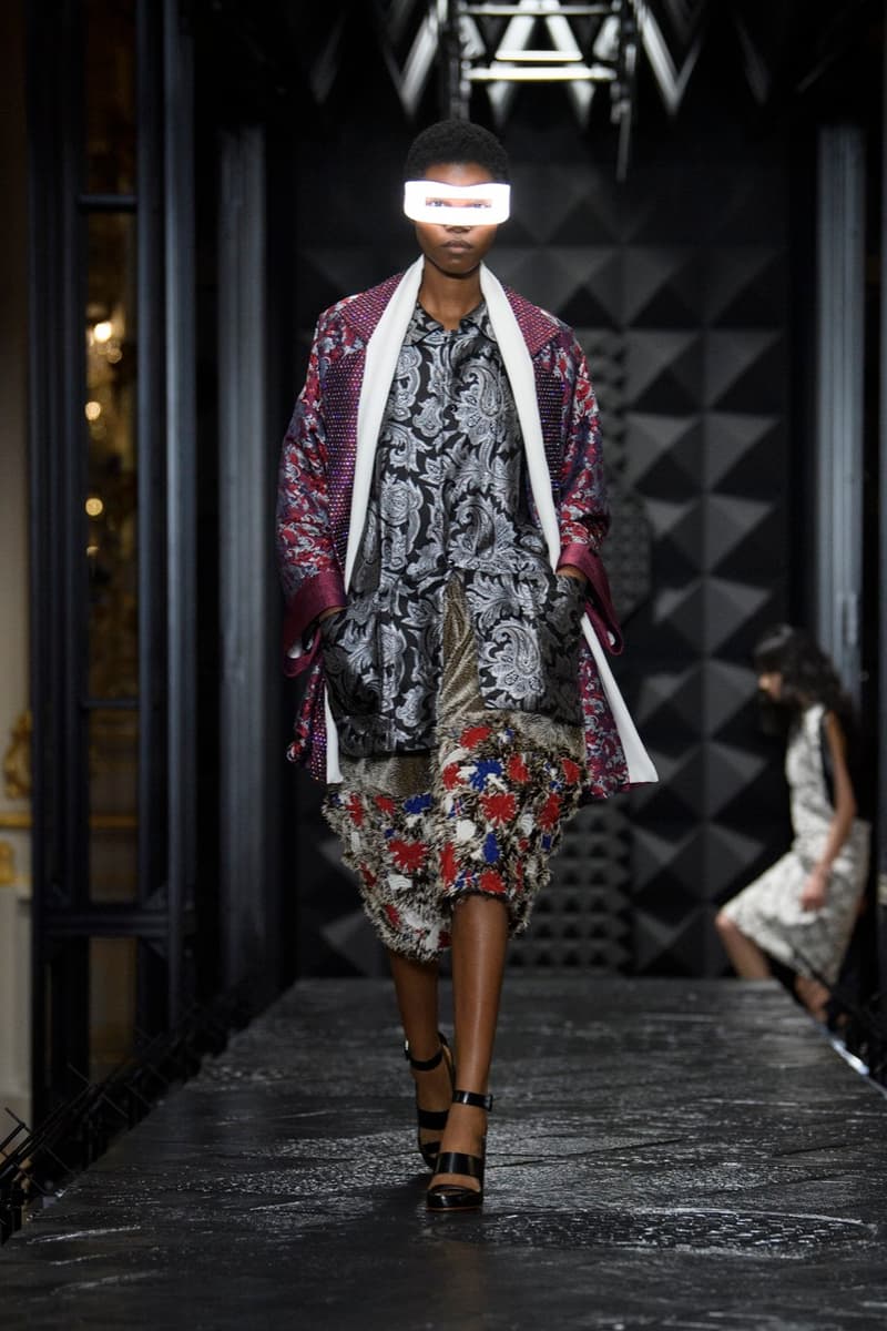 louis vuitton fw23 show runway paris clothes glasses