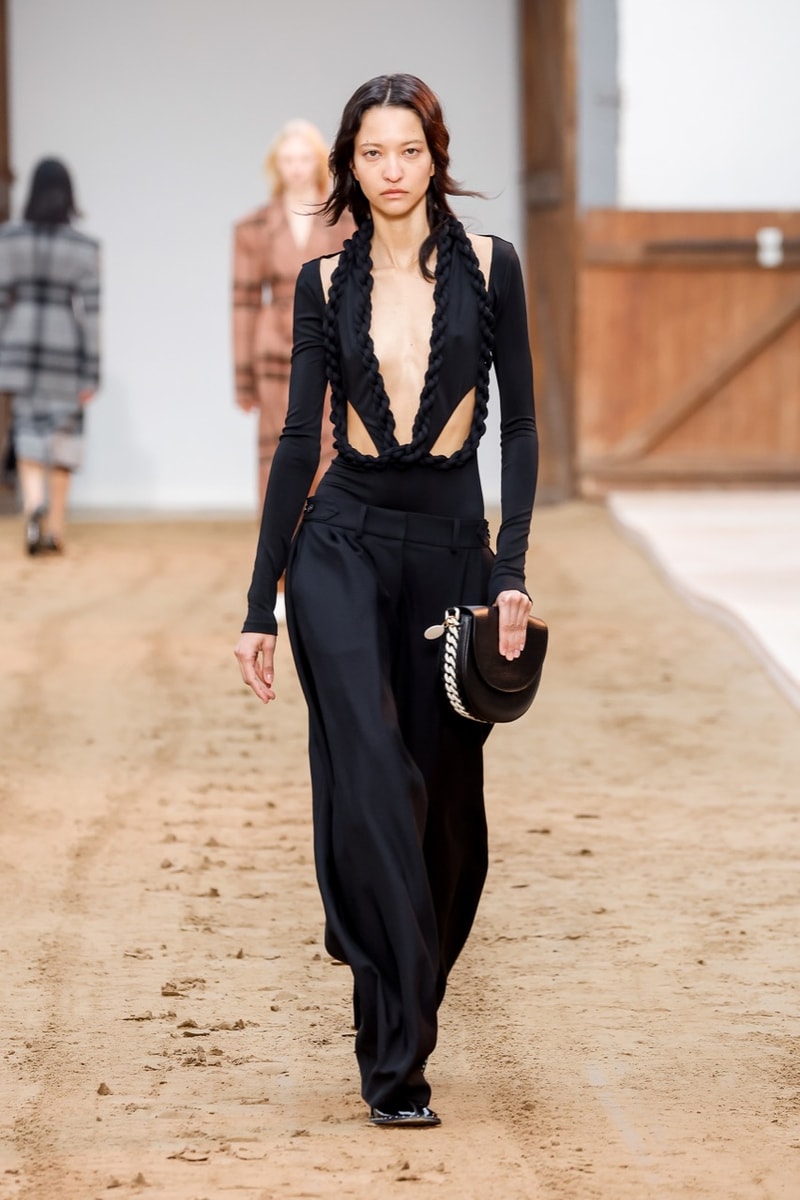 stella mccartney paris fashion week horses runway