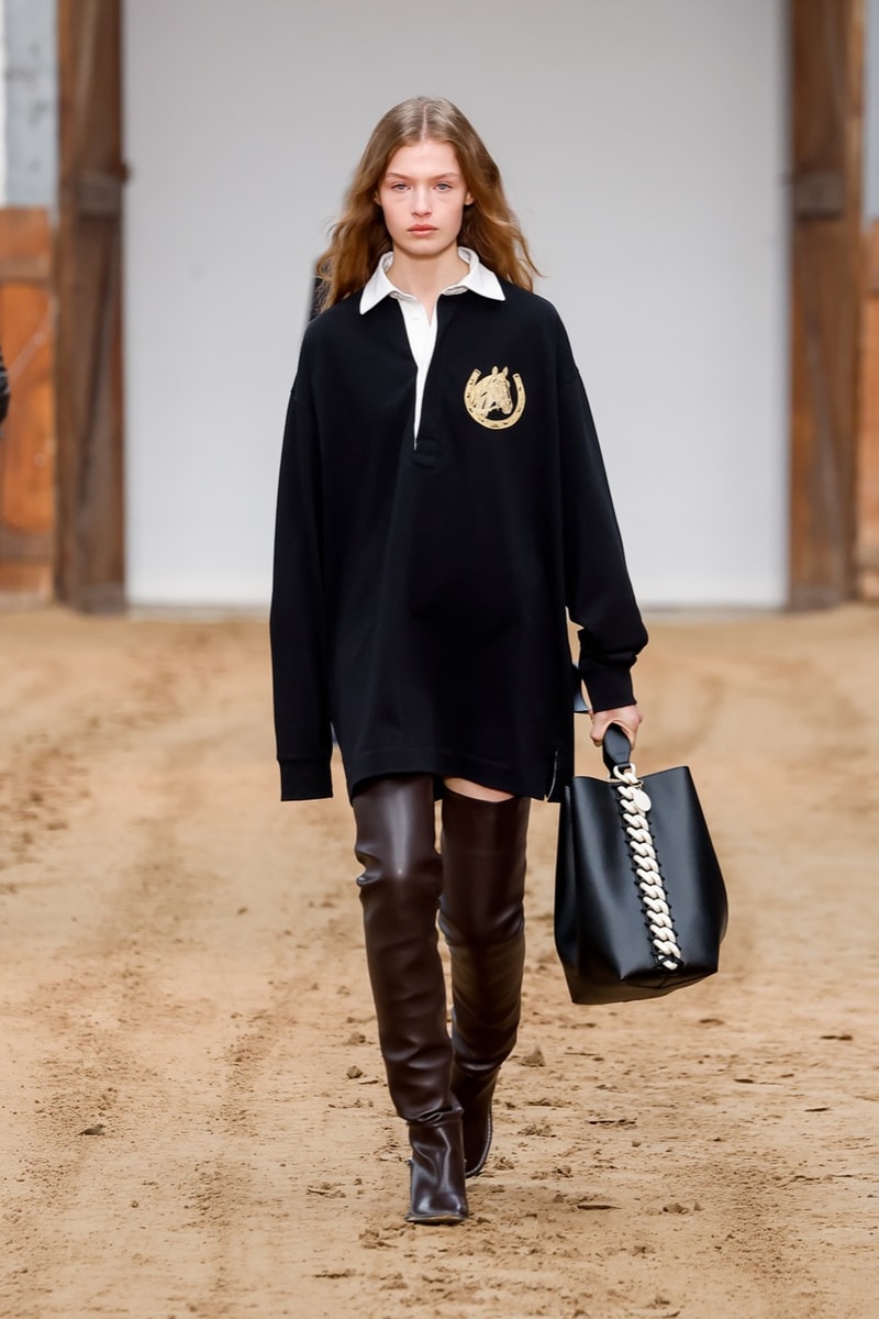 stella mccartney paris fashion week horses runway