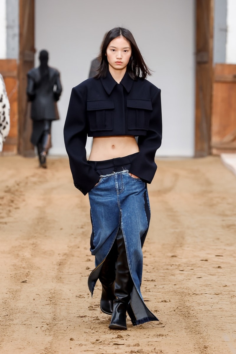 stella mccartney paris fashion week horses runway