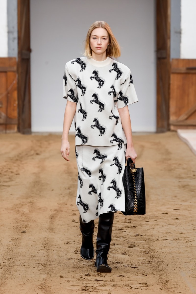 stella mccartney paris fashion week horses runway