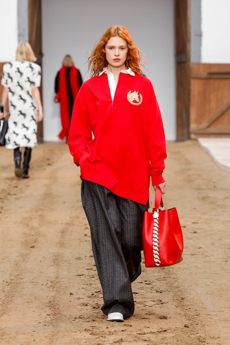 stella mccartney paris fashion week horses runway