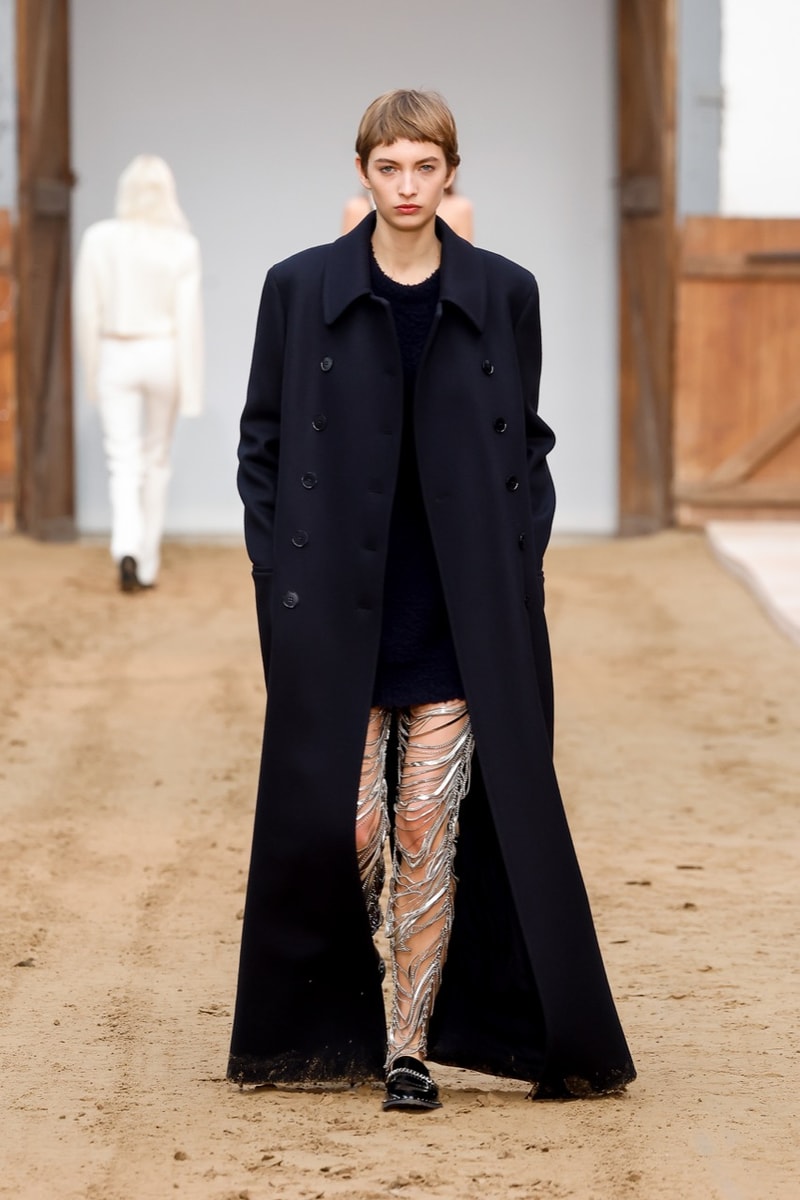 stella mccartney paris fashion week horses runway