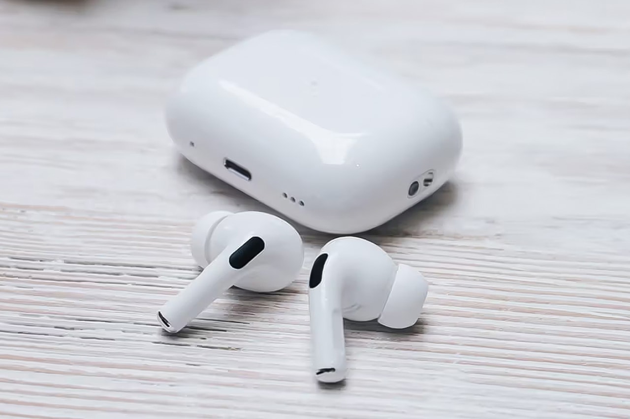 apple airpods pro usb-c device update technology 