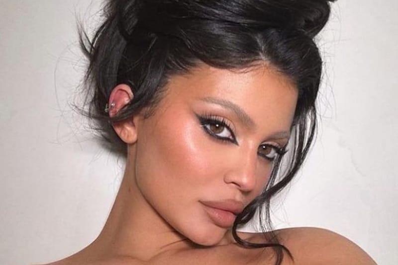 These XXL Butt-Grazing Extensions Are the Longest We’ve Seen Kylie Jenner Rock