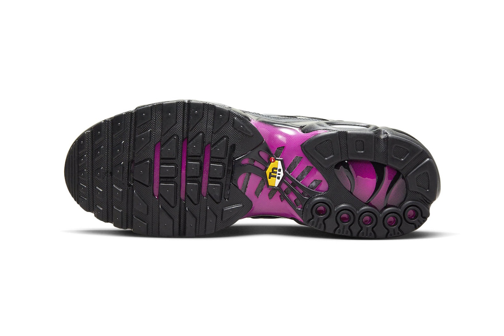 Nike Air Max Plus Black Pink Sneakers Images Release FJ5481-010 Info