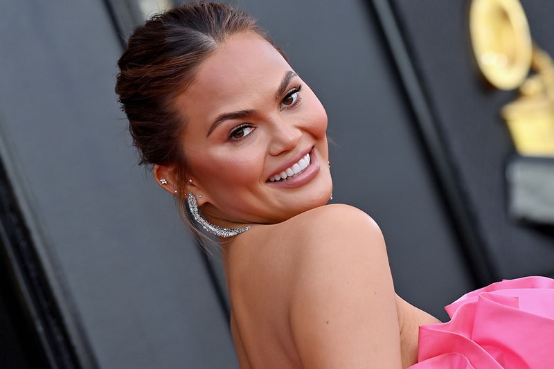 Chrissy Teigen Natural Hair Onion Ponytail Hairstyle Photos Instagram