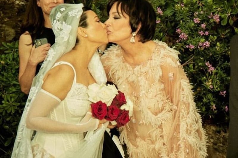 Kris Jenner Gifts Kourtney Kardashian Her Wedding Ring From Her Marriage With Robert Kardashian Sr.