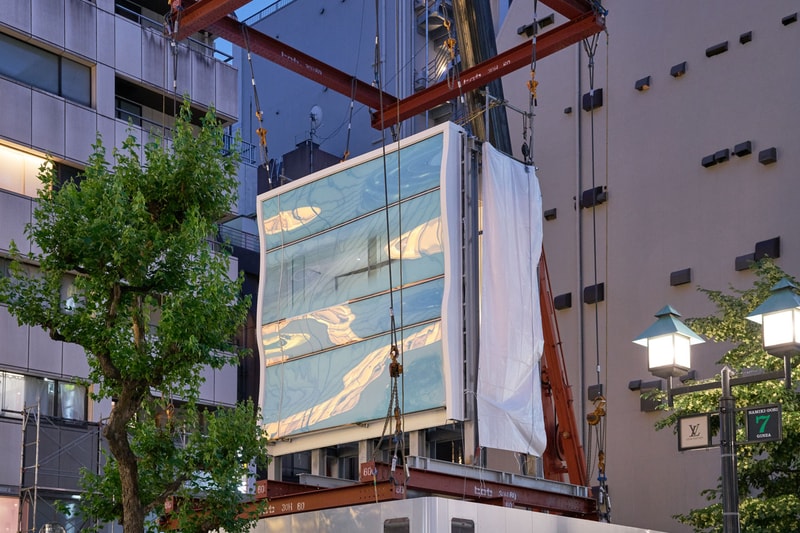 Louis Vuitton Ginza Namiki / AS Co. + Peter Marino Architect