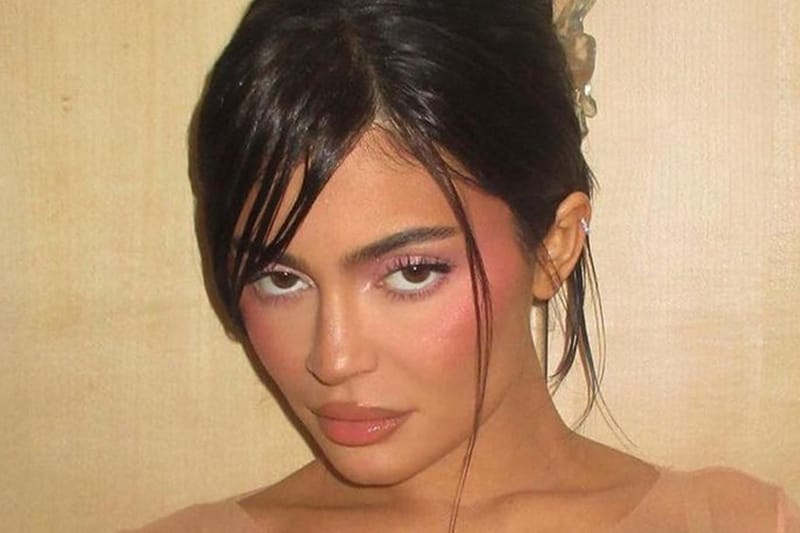 Kylie Jenner With a XXL Grey Install Is the Slay We Didn’t Know We Needed