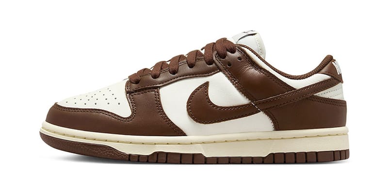 brown nike low top sneakers