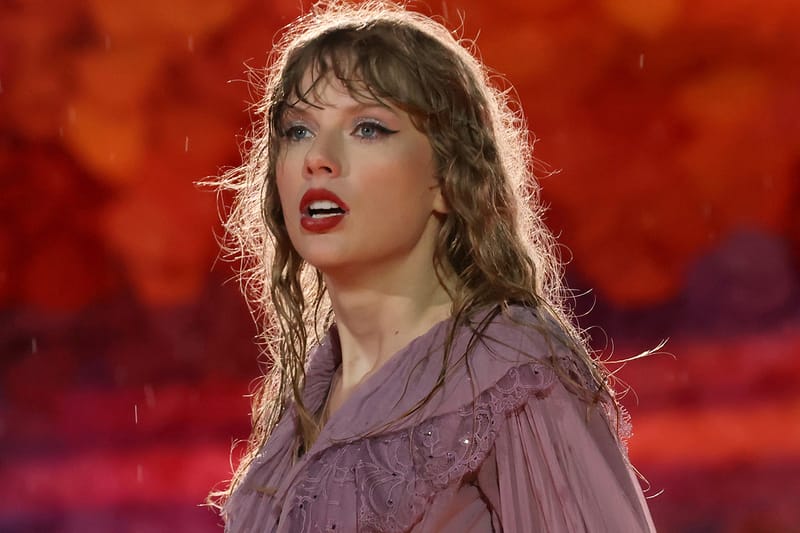 Taylor Swift's Makeup Didn't Move During Her Three-Hour Rain Show Thanks to These (3) Products