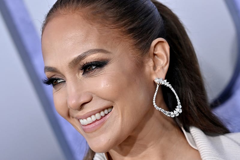 These Two $14 USD Nail Polishes Are Behind Jennifer Lopez's "Peaches & Cream" Summer Mani