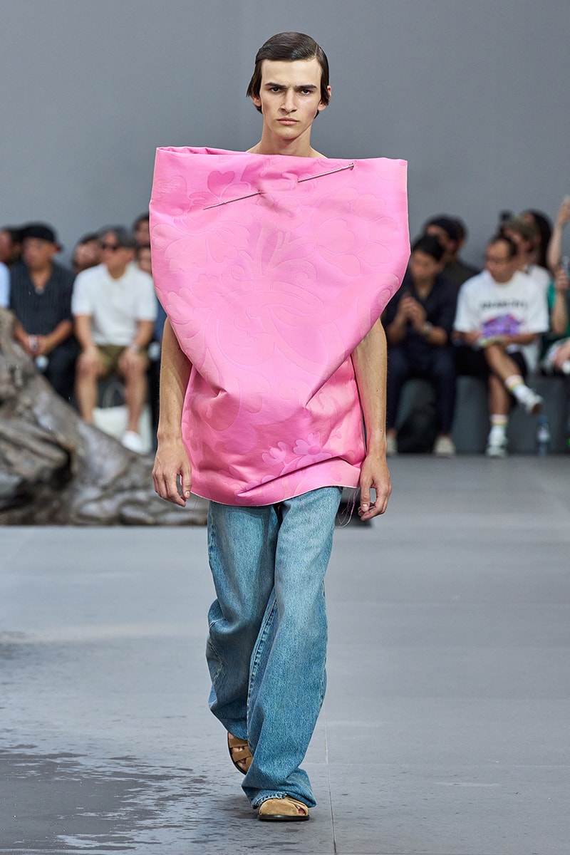 loewe jonathan anderson spring/summer 2024 runway paris fashion week