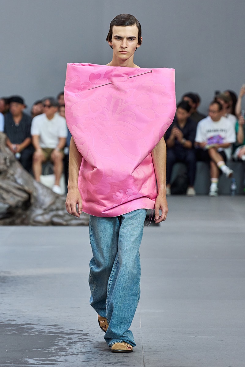 loewe jonathan anderson spring/summer 2024 runway paris fashion week 