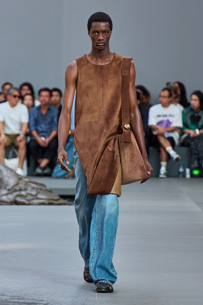 loewe jonathan anderson spring/summer 2024 runway paris fashion week 