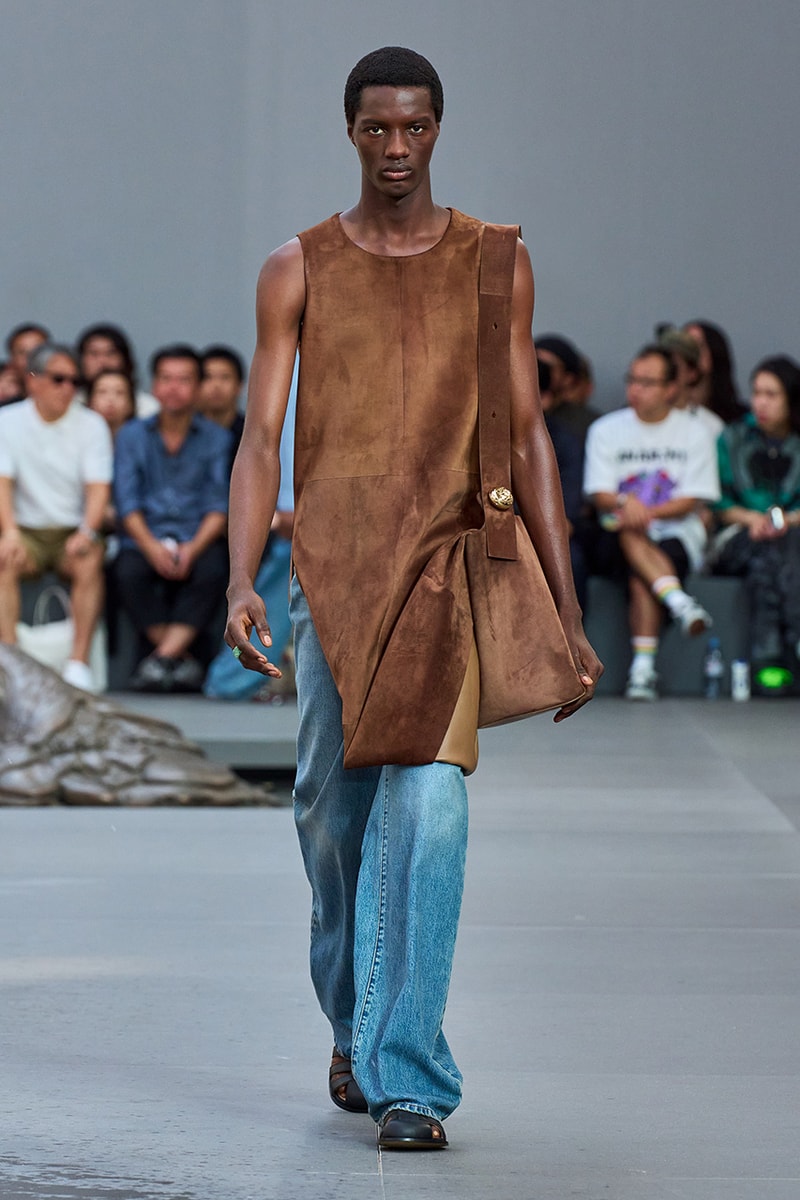 loewe jonathan anderson spring/summer 2024 runway paris fashion week
