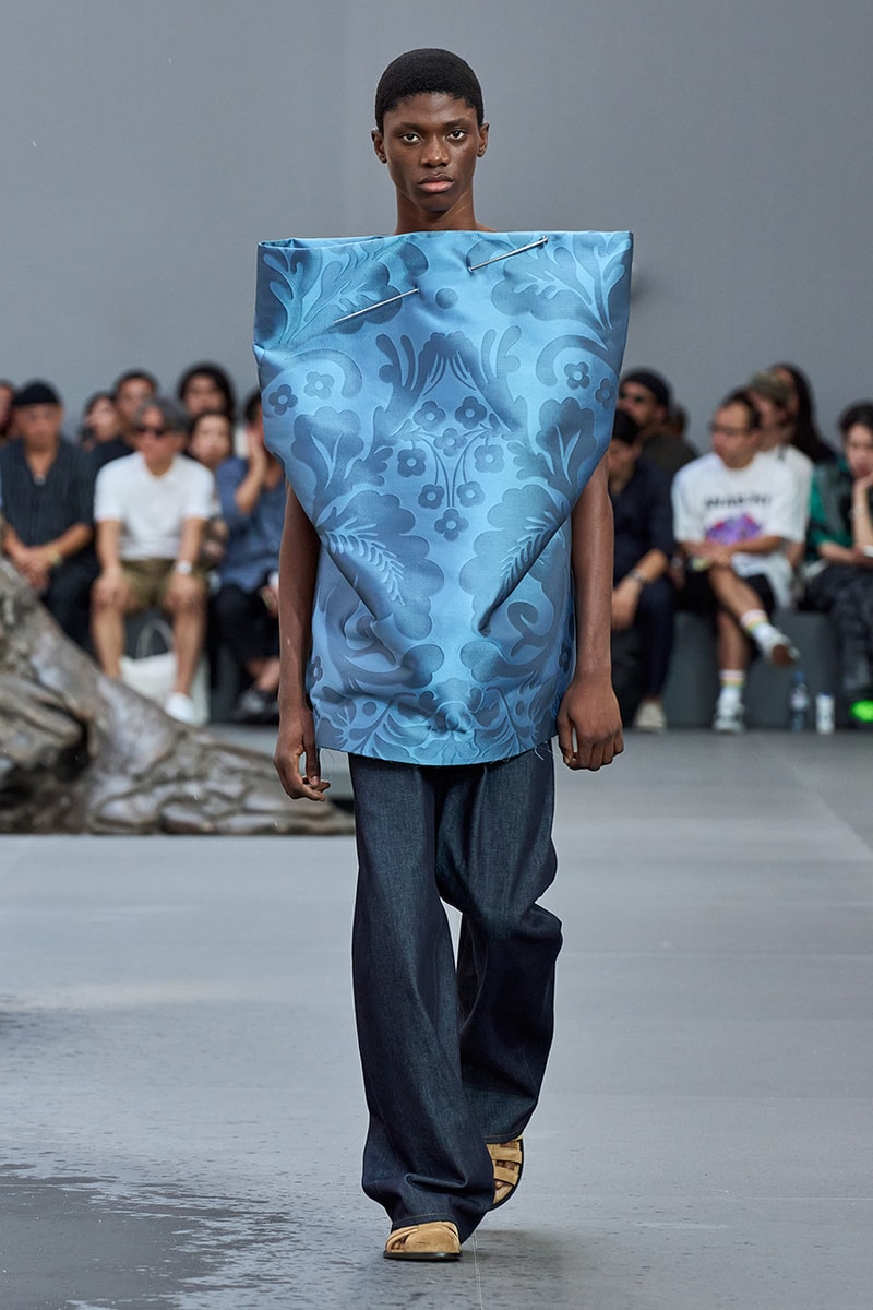 loewe jonathan anderson spring/summer 2024 runway paris fashion week