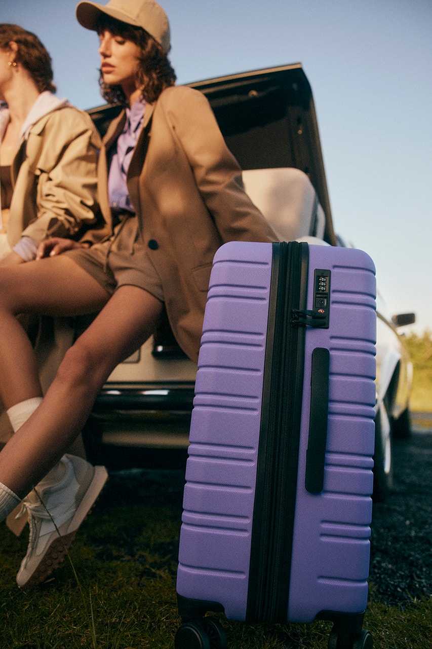 nere luggage suitcases travel 