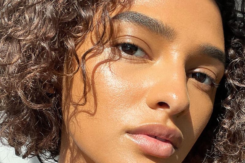 This On-The-Go Makeup Hack Could Be the Greatest Tip of All Time From TikTok