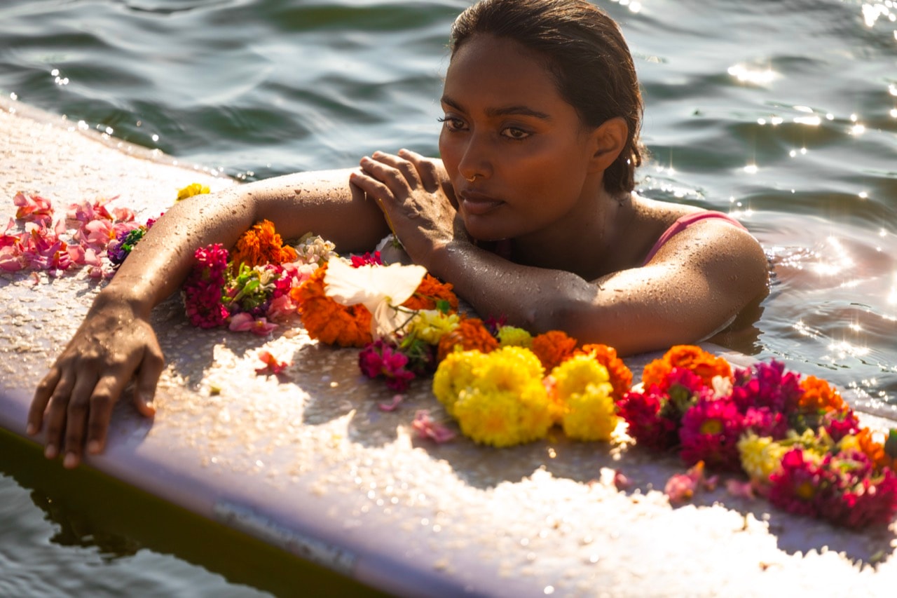 india female surfer ishita malaviya surfing roxy 