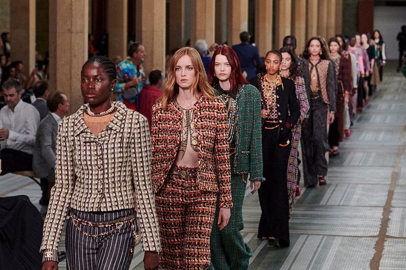 Chanel Metiers d'Art 2021-2022 Runway Collection, Photos