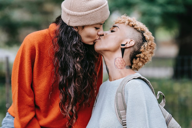 These Bisexual Women Debunk The Most Harmful Bi Stereotypes