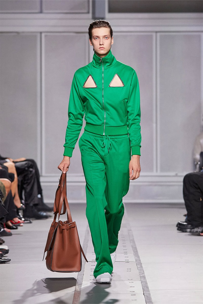 Coperni, Spring/Summer 2024, Paris Fashion Week, Walkman, Swipe Bag, Naomi Campbell, First Look