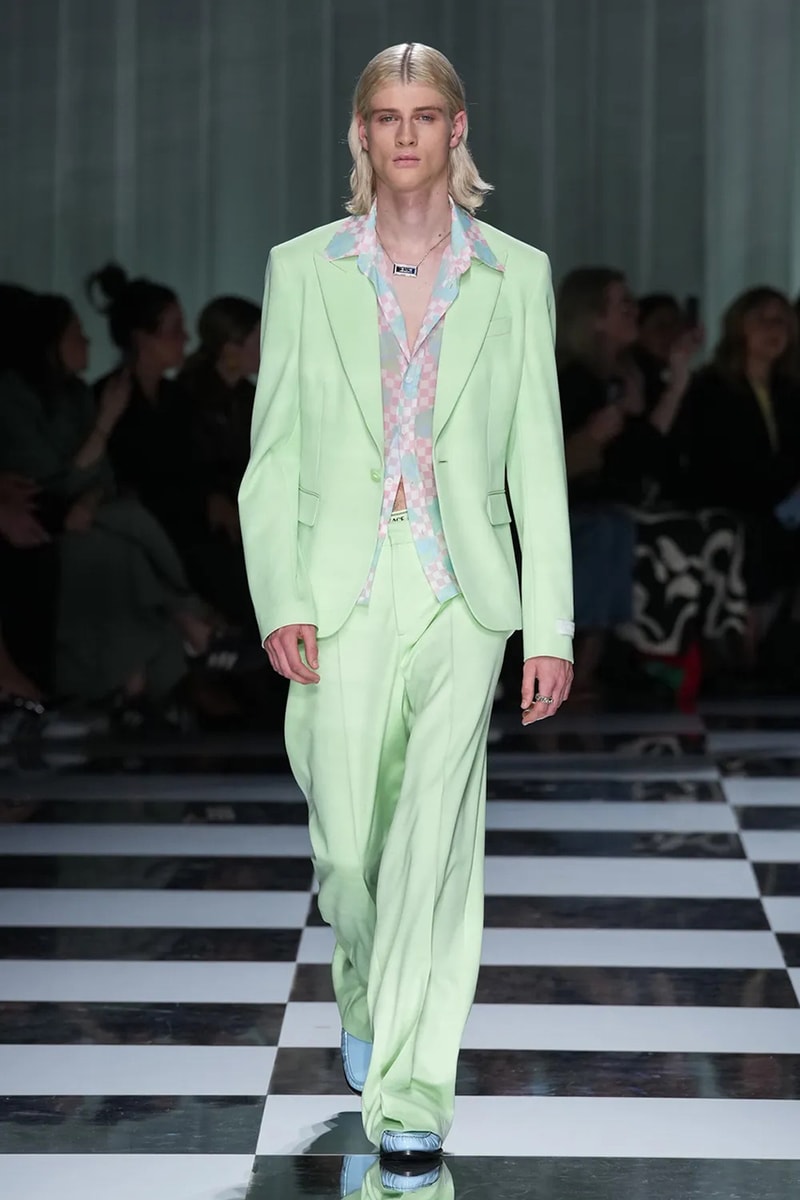 versace spring summer 2024 collection milan fashion week gigi hadid kendall jenner precious lee
