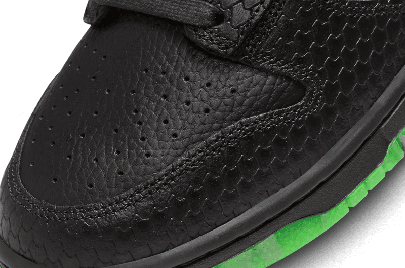nike dunk mid halloween sneaker black green snake skin