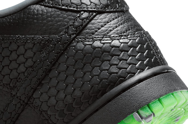 nike dunk mid halloween sneaker black green snake skin