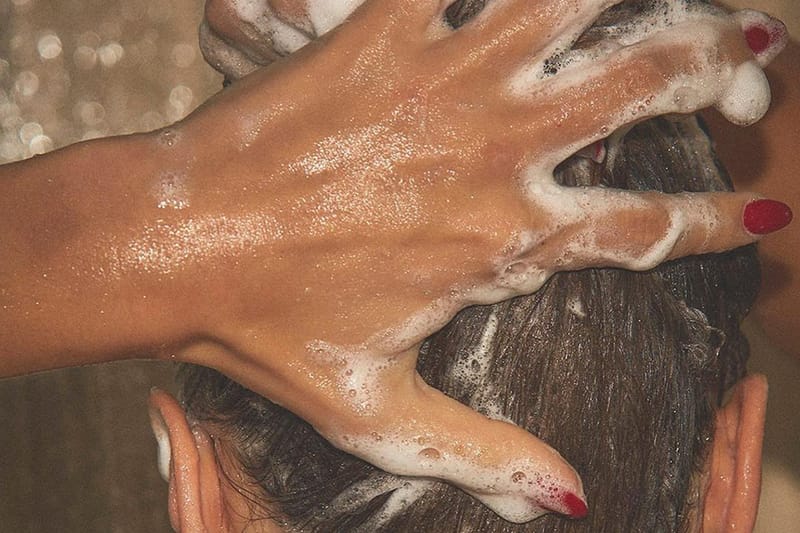 Constantly in a Greasy Hair Battle? Try These 3 Foolproof Remedies