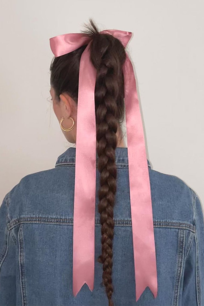 2023 Fall Hair Trend Hair Bows Ribbons New York Fashion Week Photos Instagram