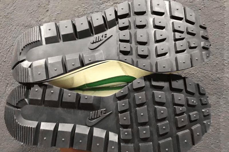 nike sacai sneaker waffle purple 