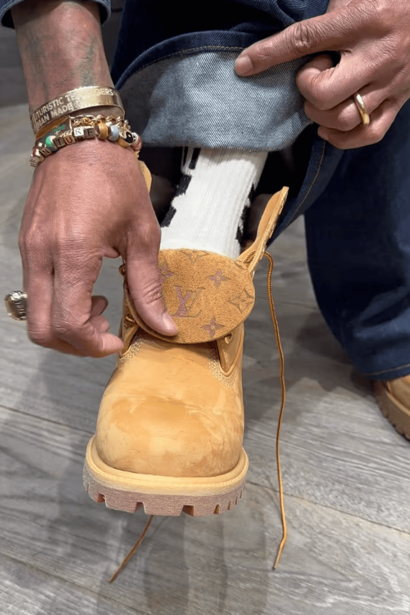 louis vuitton timberland 6 inch boot wheat logo