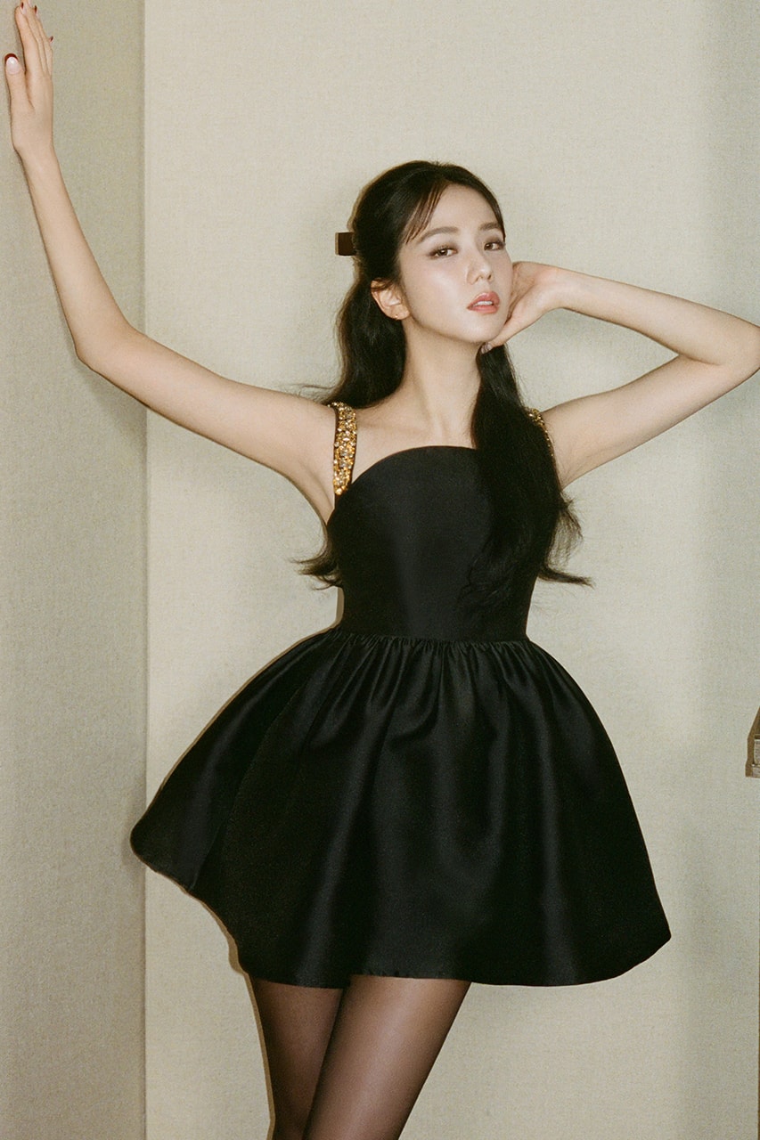 self portrait dress gown pink ruffle jisoo kpop music star
