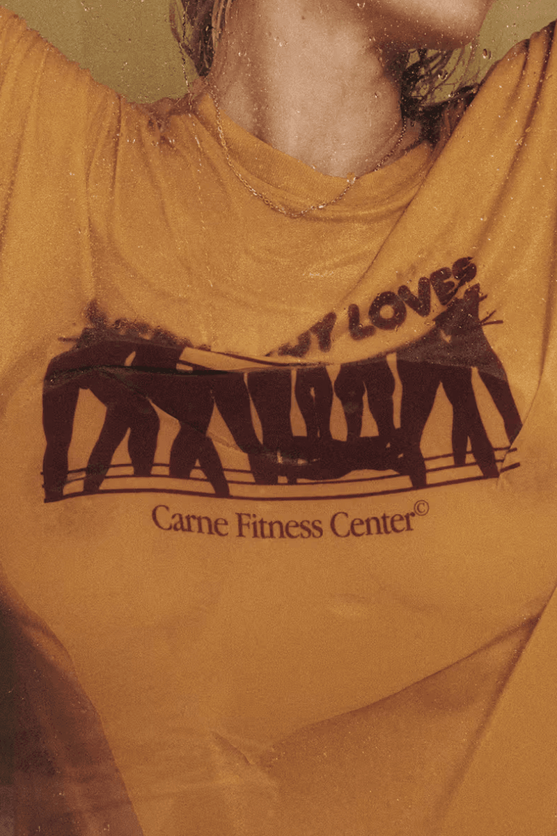 carne bollente paris woman man kissing couple sex positive wet tshirt