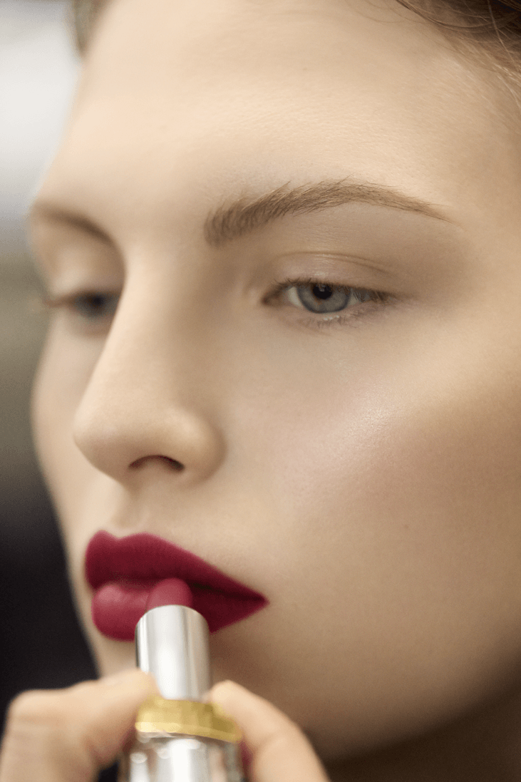 alex consani makeup, chanel ss25 couture show, beauty, how to guide