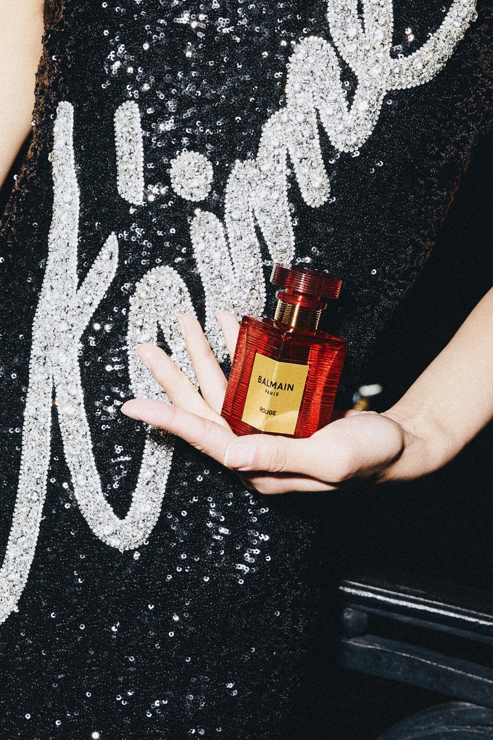 Balmain, Rouge, парфуми, EauDeParfum, аромати, модніаромати, LesEternelsDeBalmain, пристрасть, квіти, дерева, фруктовіноти, стиль, розкіш, парфумерія,