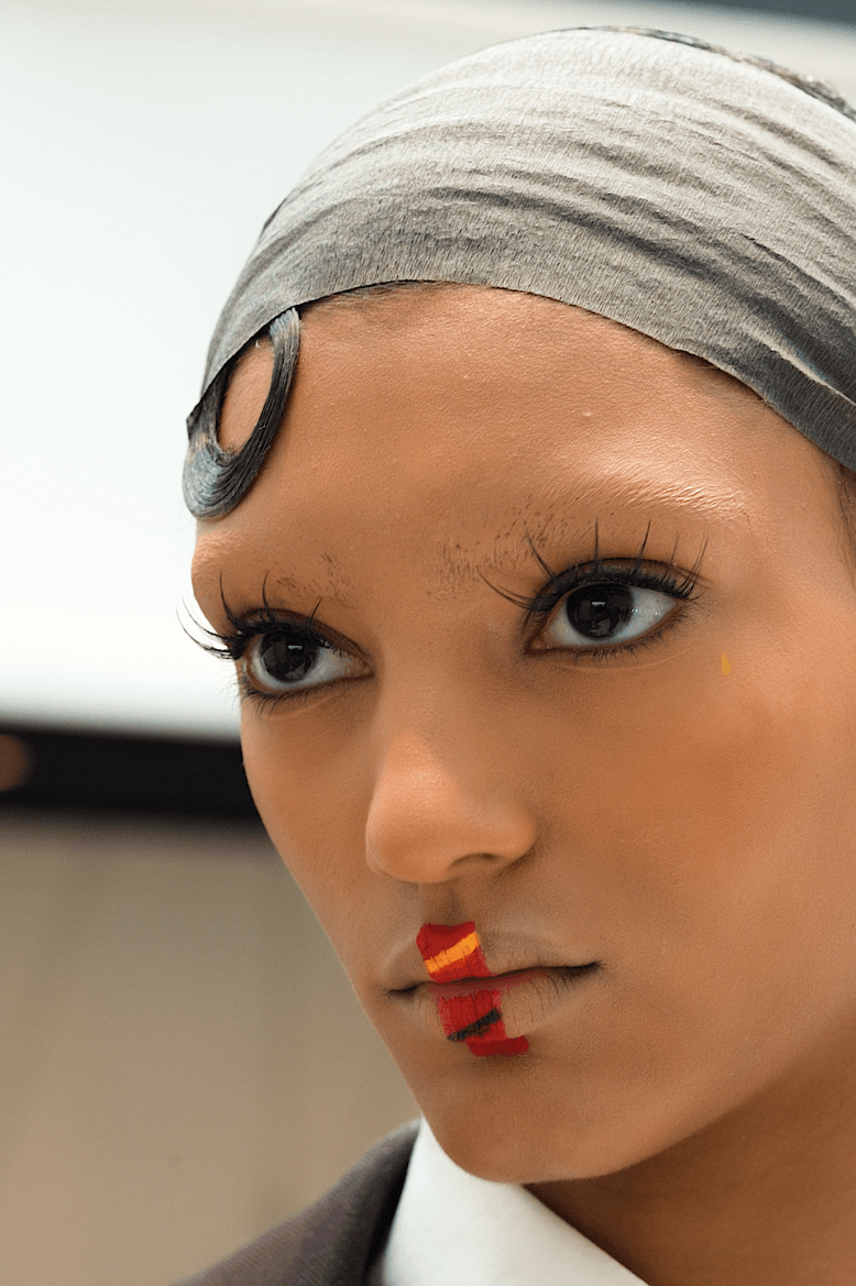 Thom Browne, FW25, New York Fashion Week, Isamaya Ffrench, James Pecis, пташиний стиль, твідові костюми, макіяж, зачіски, Lashify, Blu & Green, театральність, мода, осінь зима 2025,