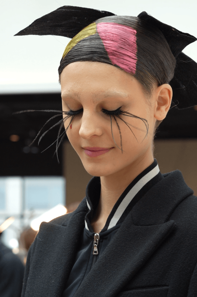 Thom Browne, FW25, New York Fashion Week, Isamaya Ffrench, James Pecis, пташиний стиль, твідові костюми, макіяж, зачіски, Lashify, Blu & Green, театральність, мода, осінь зима 2025,