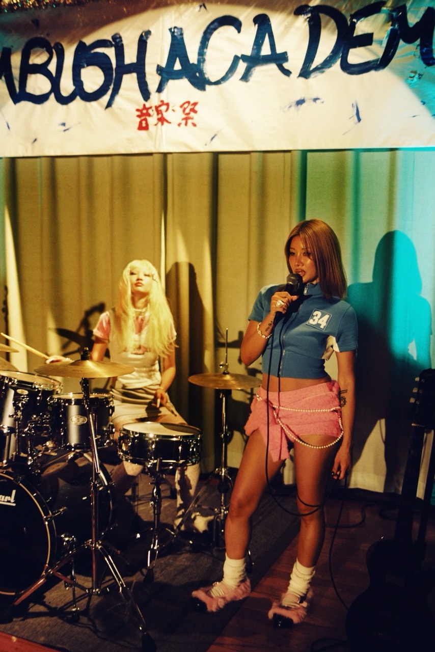 UGG, AMBUSH, Mary Jane, Penny Loafer, колаборація, взуття, Yoon Ahn, стиль, комфорт, мода, підлітки, кампанія,