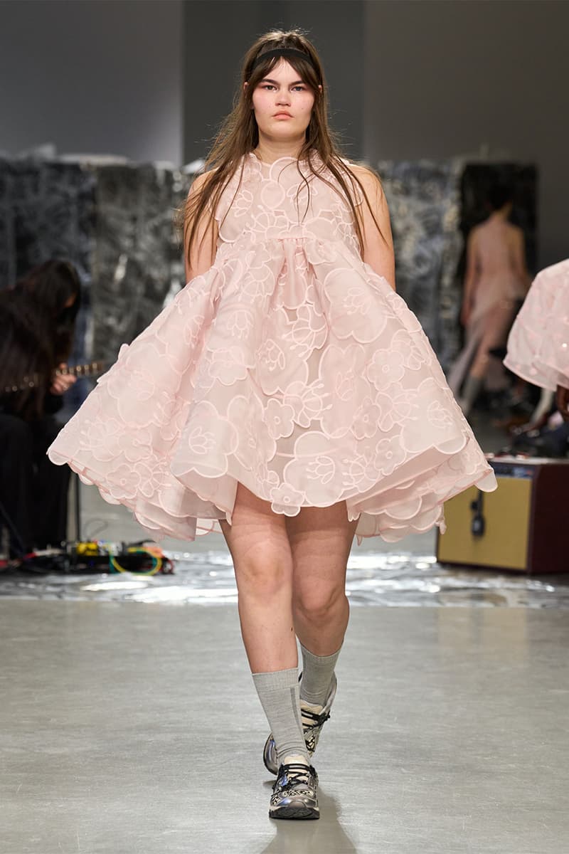 Cecilie Bahnsen, Paris Fashion Week, Runway, Show, , Flowers, Pink, White, Black, Asics, The North Face, shoes