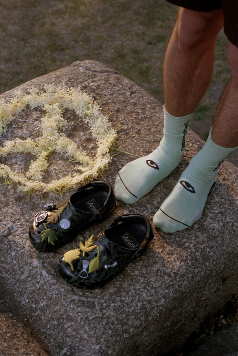 aries, crocs classic clog, shiny black, green, jibbitz