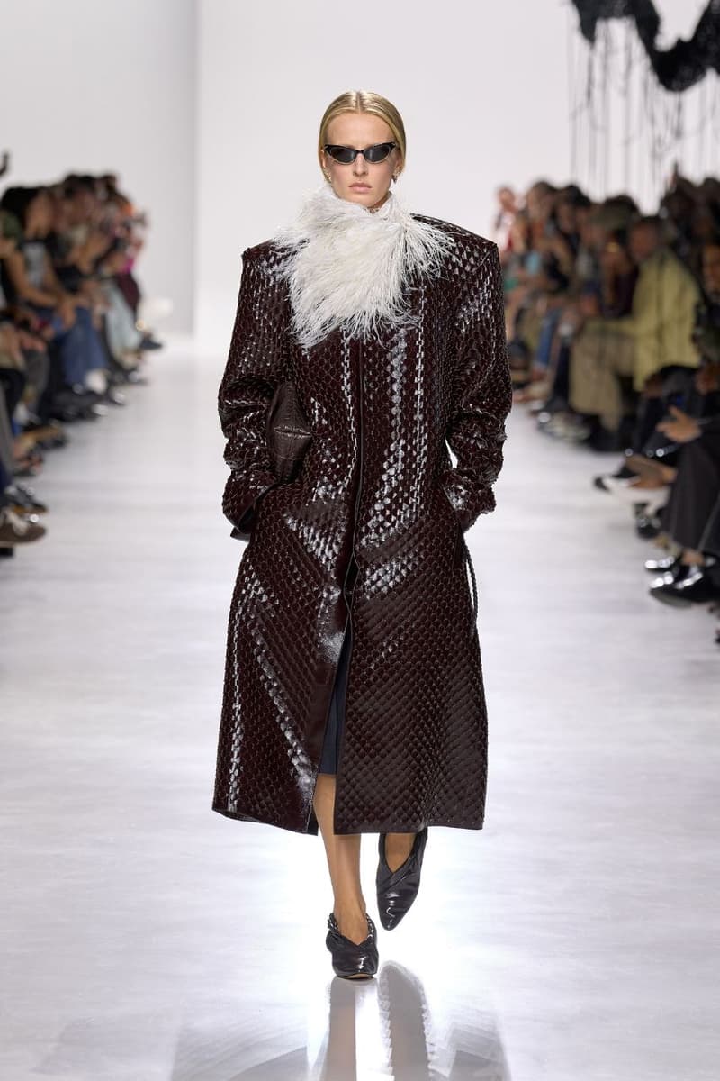 Bottega Veneta, Louise Trotter, Debut, SS26, Milan Fashion Week, Zadie Smith, Julianne Moore, Luxury Bags