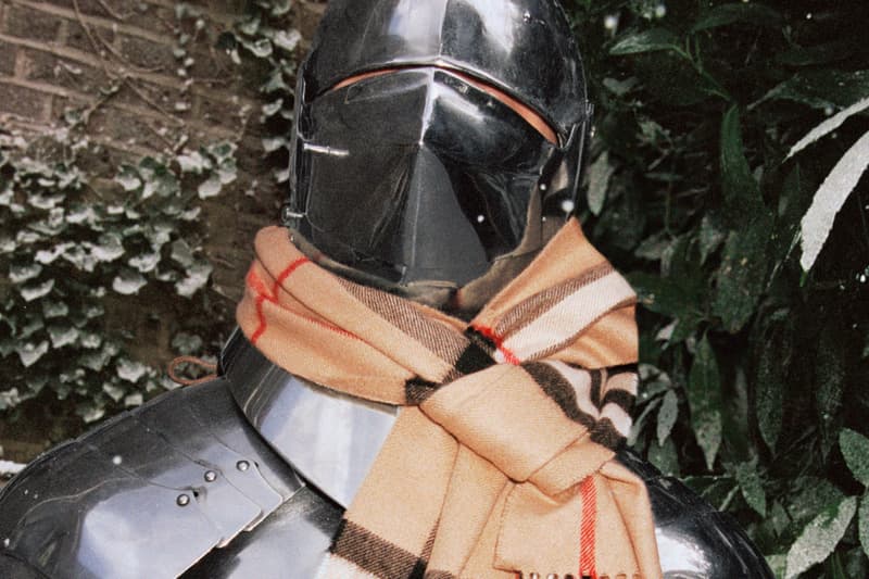 burberry, naomi campbell, dogs, rosie huntington whiteley, christmas tree, 