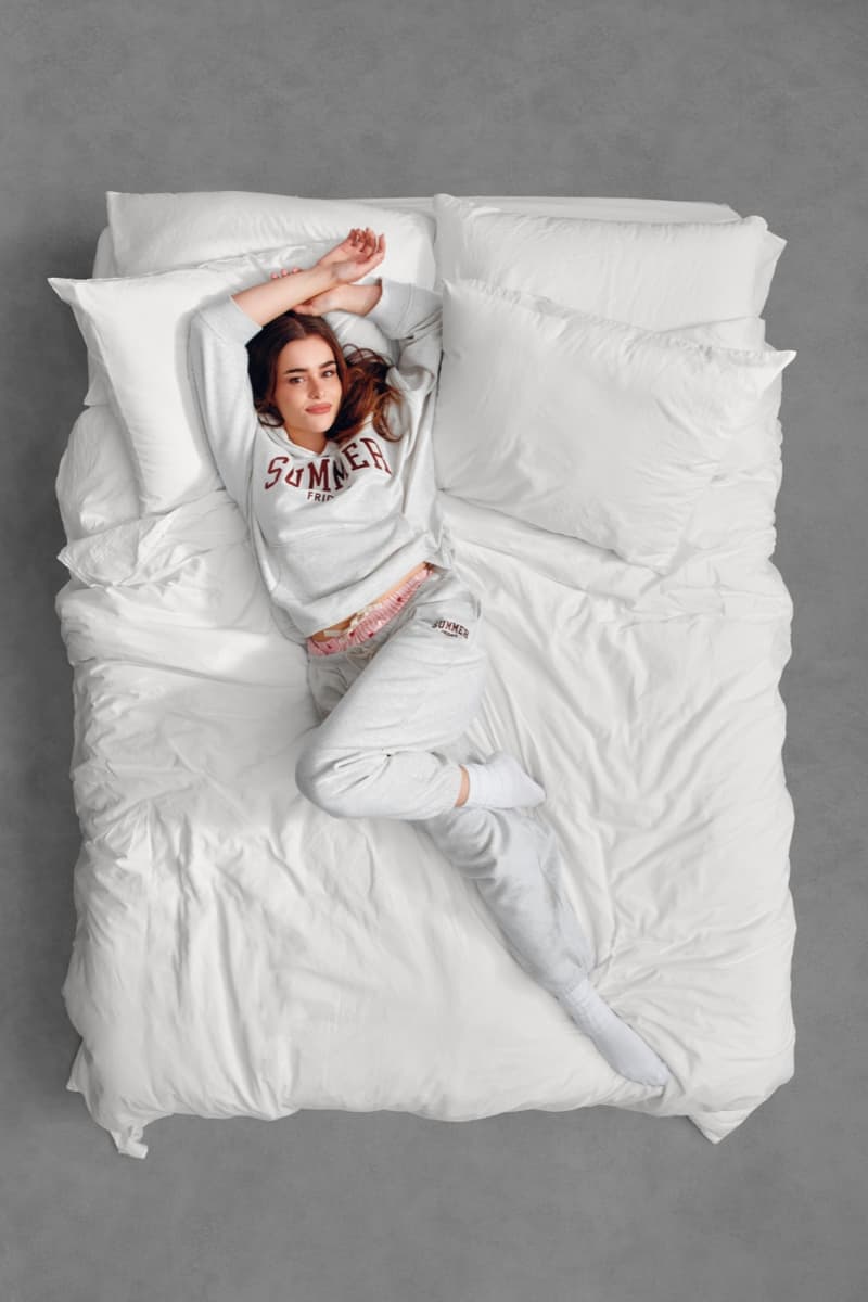 Gap, Summer Fridays, pajamas, loungewear, campaigns, fashion, barbie ferreira, bed, models