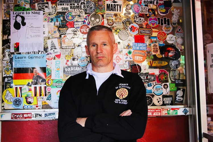Rowing Blazers Berkolaborasi dengan Pizza Spot Legendaris, John's of Bleecker Street